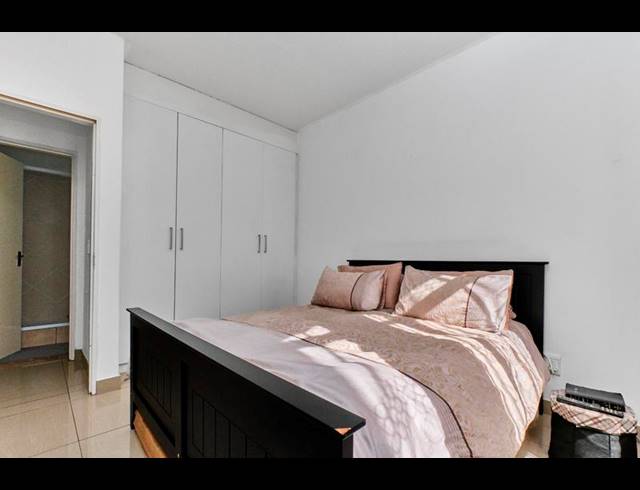 1 BEDROOM APARTMENT FOR SALE IN LONEHILL